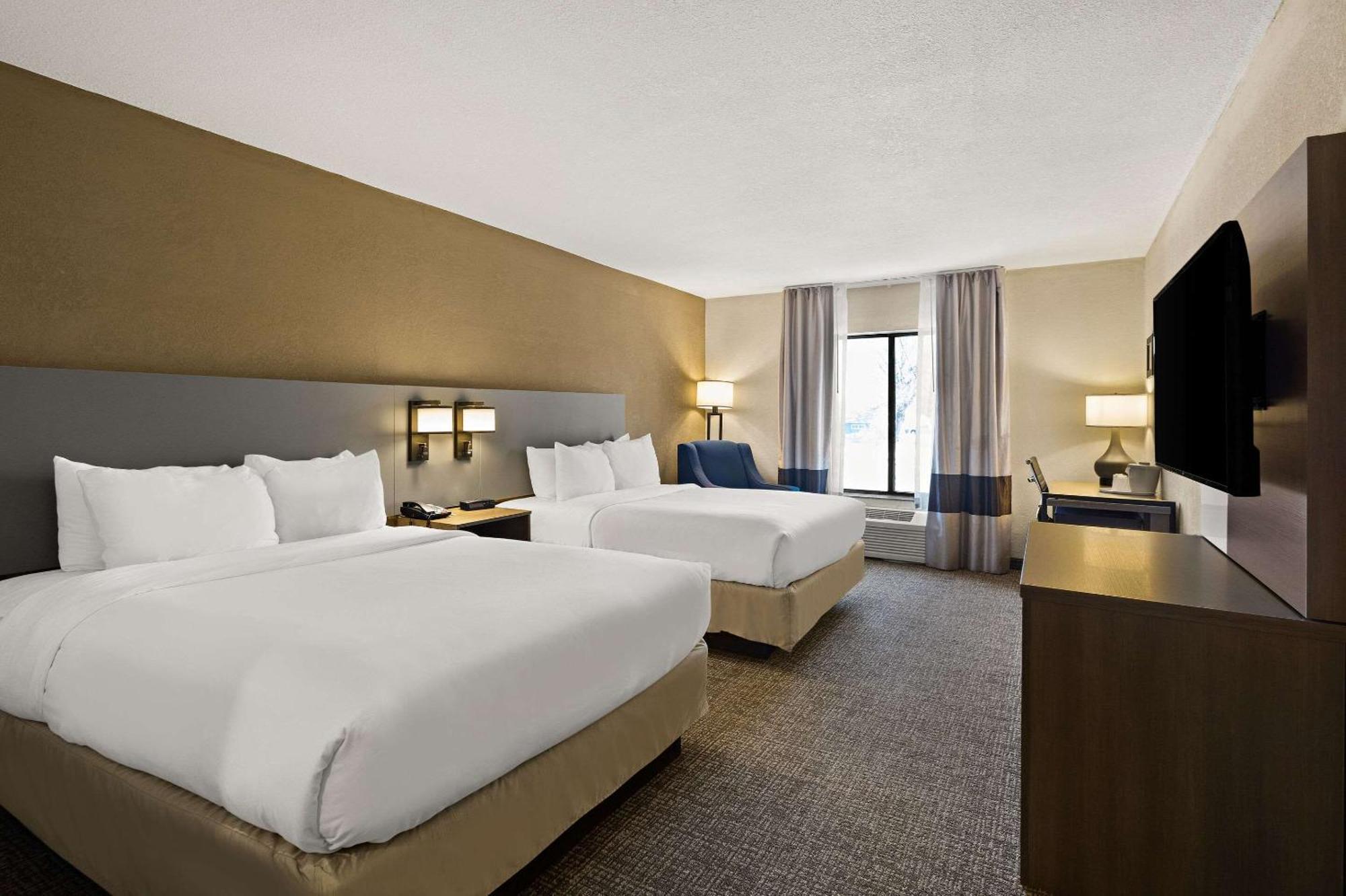Comfort Inn Huntington Near University Esterno foto