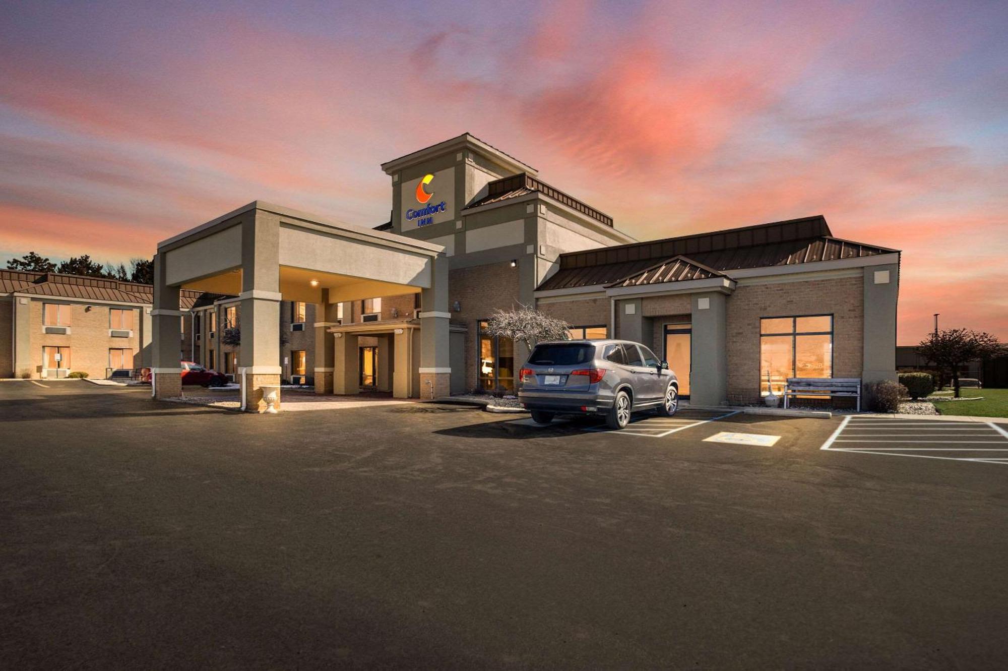 Comfort Inn Huntington Near University Esterno foto