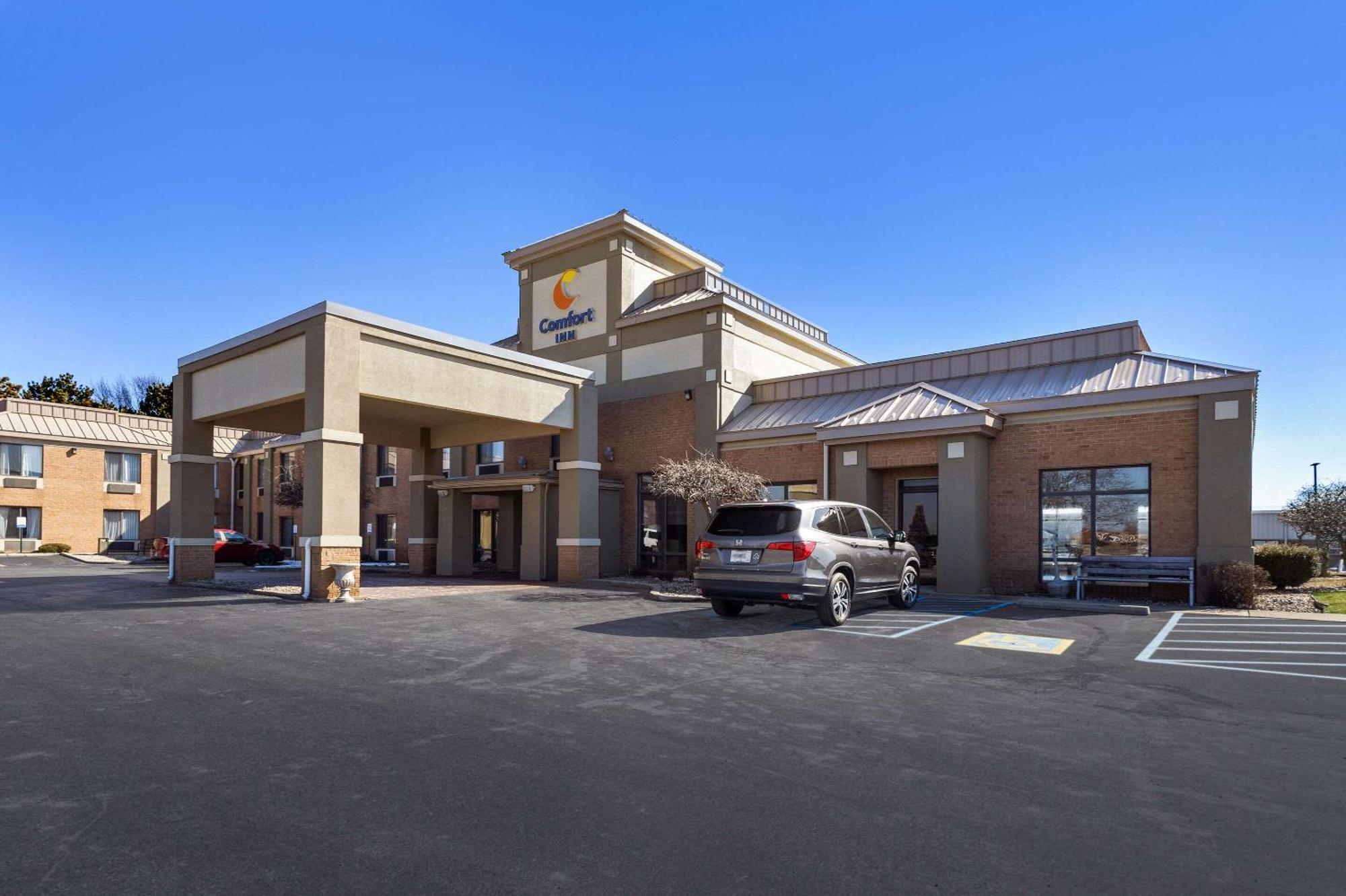 Comfort Inn Huntington Near University Esterno foto