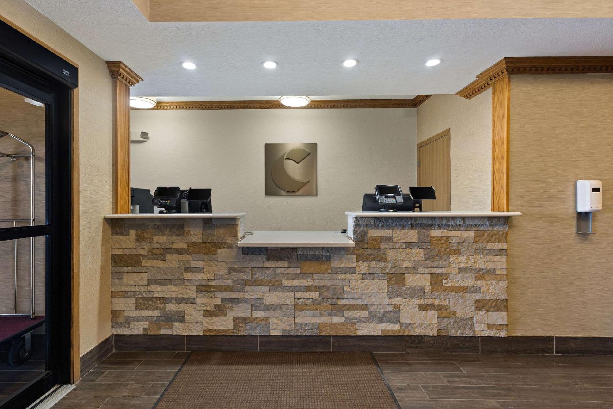 Comfort Inn Huntington Near University Esterno foto
