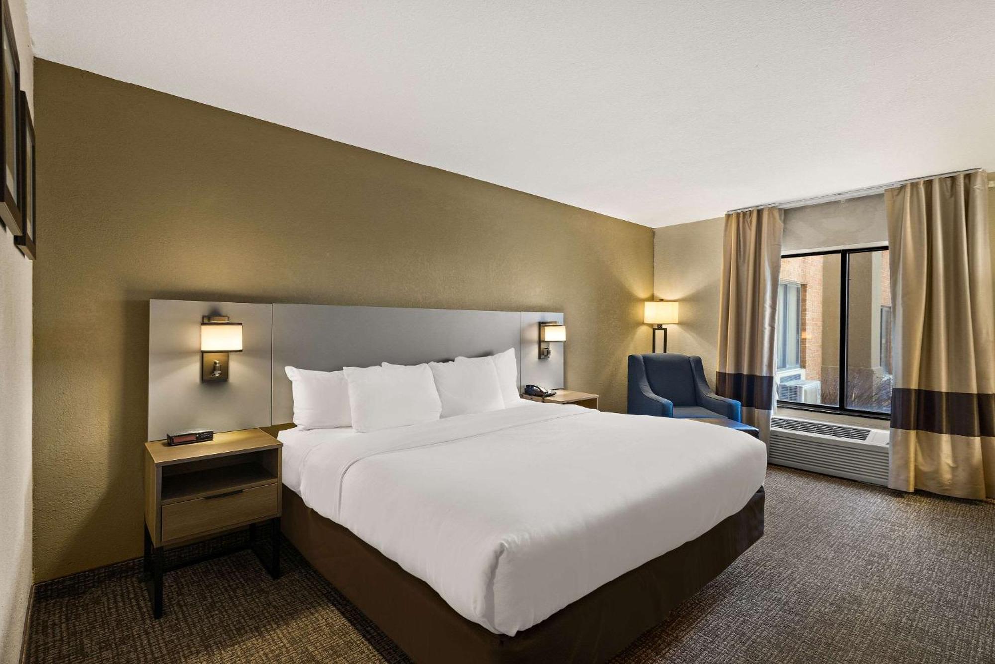 Comfort Inn Huntington Near University Esterno foto