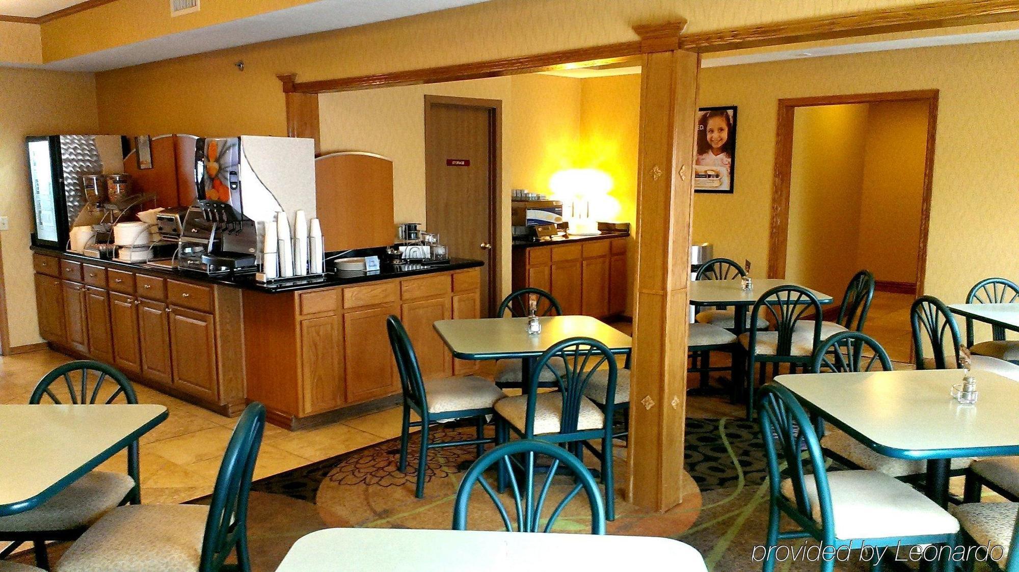Comfort Inn Huntington Near University Esterno foto